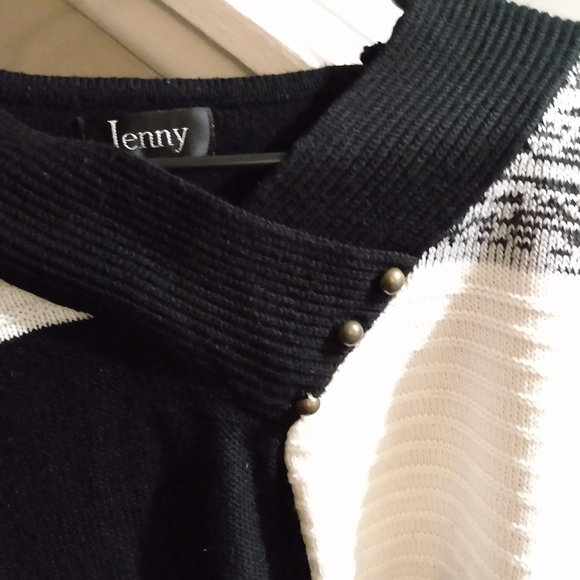 Black and white sweater Xtra Large - Picture 3 of 5